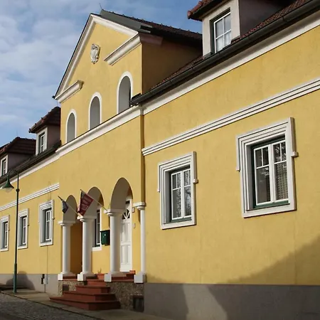 Neuningerhof Homestay *